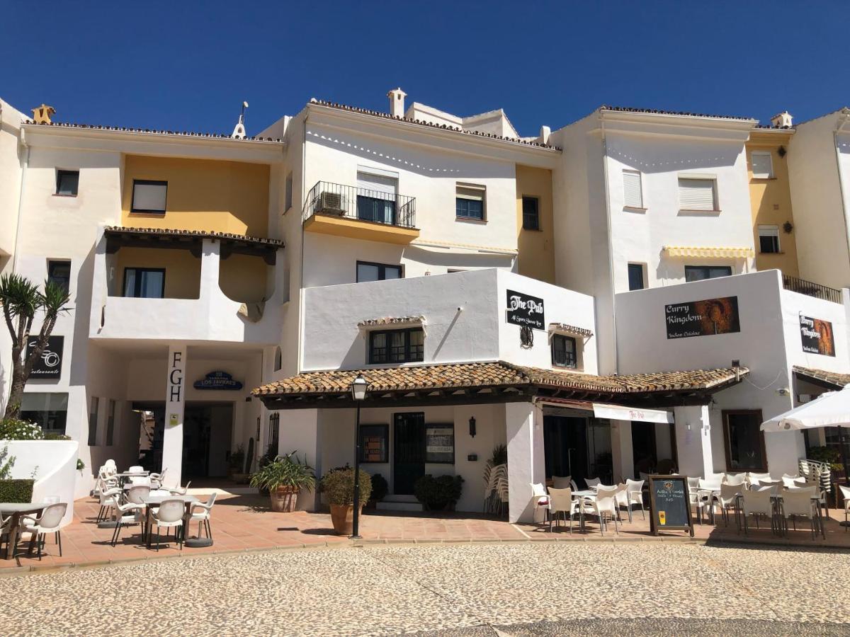 Apartment Charming 2 Bed Next To Cabopino Beach, Spain Marbella